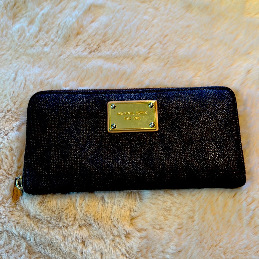 Michael Kors Women’s wallet